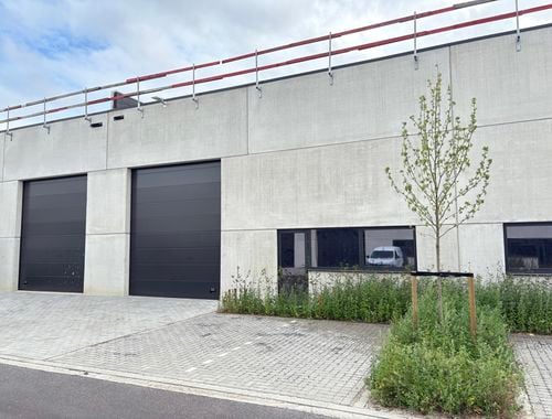                                         Bedrijfsgebouw te huur in Broechem, € 1.440
