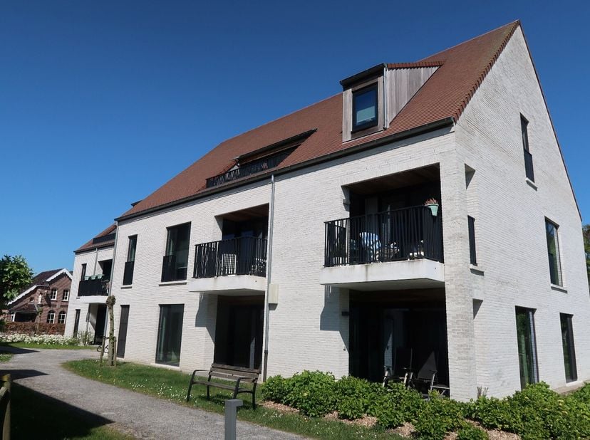 Dit instapklare appartement van 62 m² bevindt zich in Blok A van Residentie Stuyvenberg en combineert comfort, kwaliteit en zorgeloos wonen. De flat b