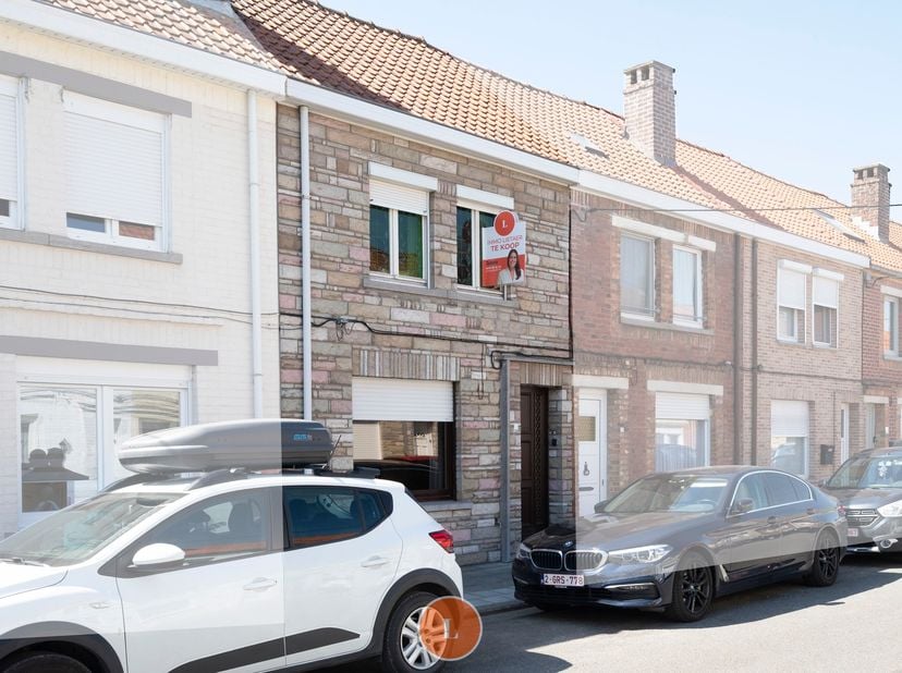 Te renoveren woning met 2 slaapkamers op Ons Dorp.<br />
<br />
Ben je op zoek naar een woning die je volledig naar eigen smaak kan renoveren op een g
