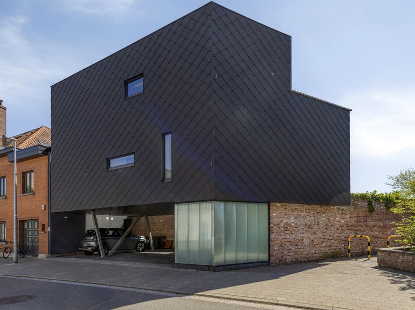 Meer info, plannen en documenten: www.bellesvastgoed.be/te-koop/schoten-wilgendaalstraat-3<br />
Deze energiezuinige architectenwoning met twee slaapk