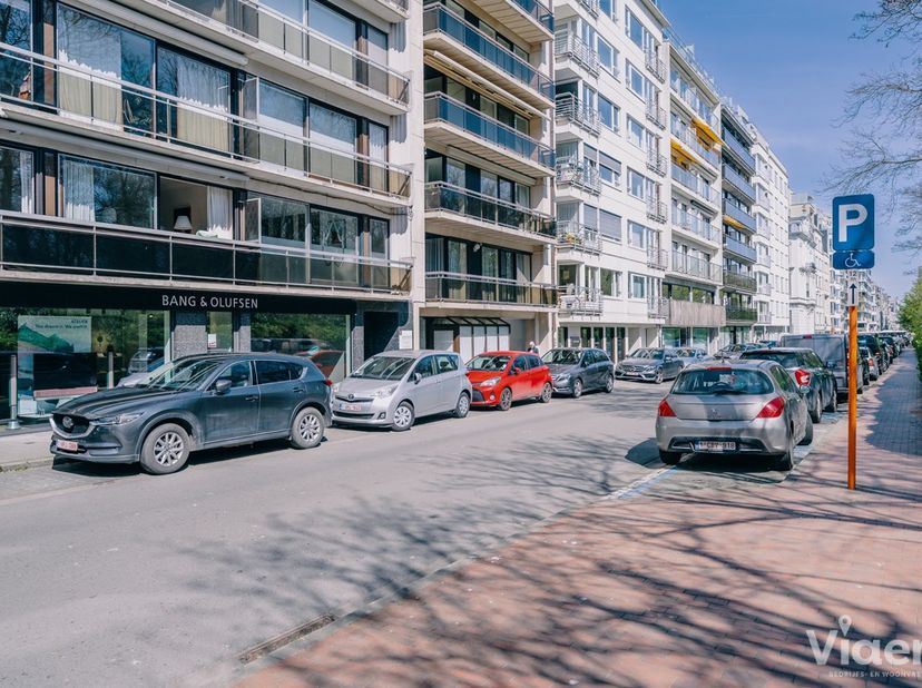 Bedrijfsvastgoed te koop in Karel Janssenslaan 37,
                    8400 Oostende