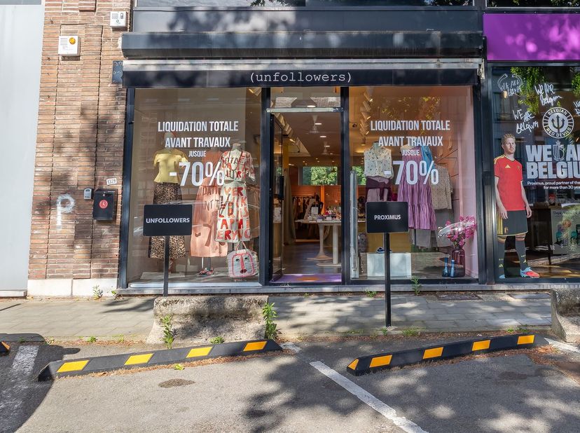 Property One, votre partenaire immobilier à Uccle, vous propose ce superbe commerce idéalement situé au cœur du prestigieux quartier du Fort-Jaco. <br