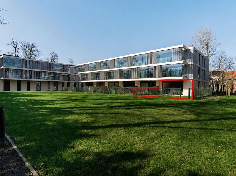 Sublime appartement neuf au rez-de-chaussée avec 2 chambres à coucher, parcelle souterraine, jardin privé et commun !<br />
Situation : Dans le contex