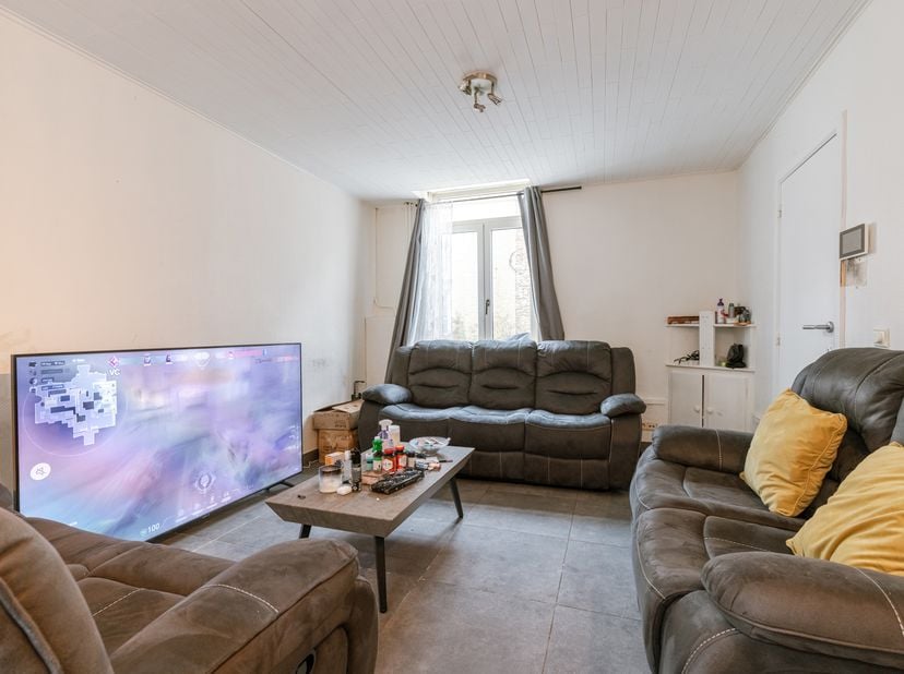 BEZOEKDAG OP AFSPRAAK - eva@vicusvastgoed.be - 0475 69 38 22<br />
Deze charmante en instapklare stadswoning geniet van een unieke ligging in het hart