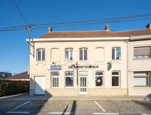                                         Gemengd gebruik te koop in Kerkhove, € 250.000
