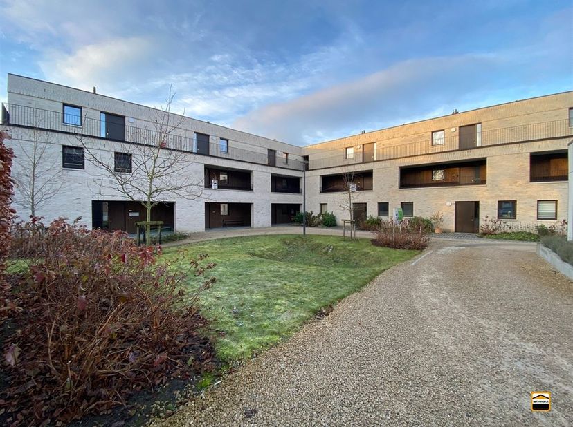 Recente assistentiewoning in parkomgeving, pal in het centrum van Borgloon<br />
<br />
Bent u op zoek naar een comfortabele woonoplossing voor uzelf,