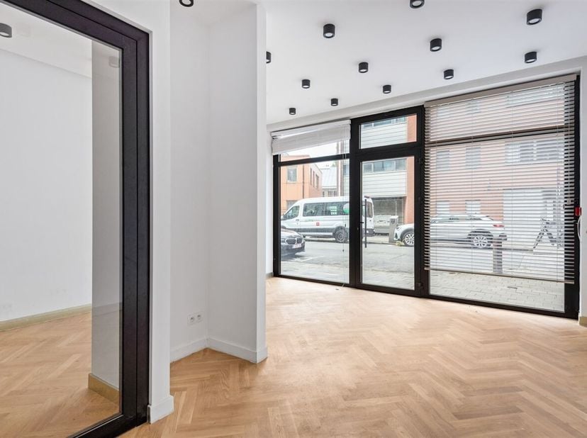 Bien professionnel à vendre
                    à 2018 Antwerpen