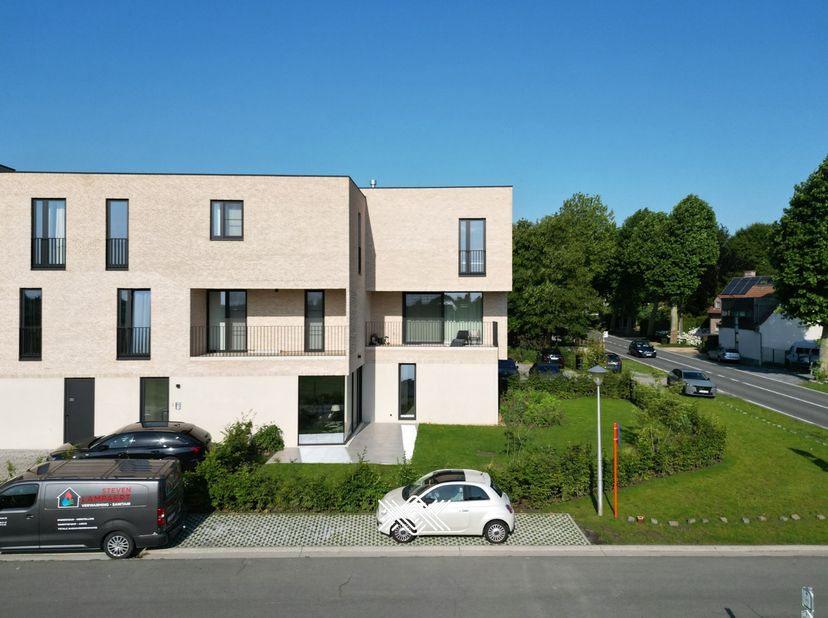 Dit gelijkvloers drieslaapkamerappartement is gelegen in residentie Rubano, een kwalitatief en stijlvol woonproject&amp;nbsp; nabij het centrum van Kruise