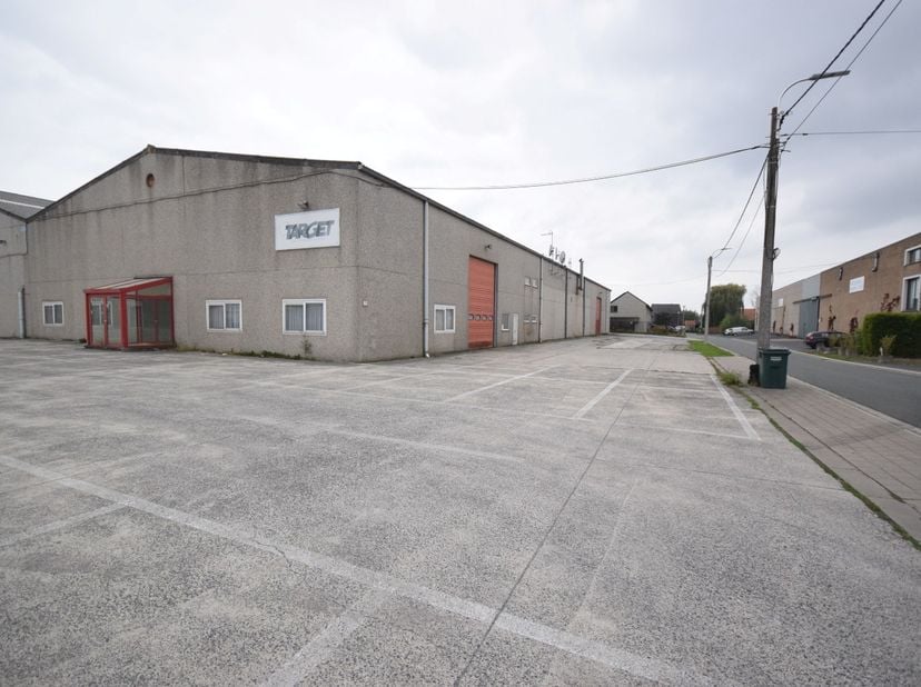 Bien professionnel à louer à Izegemseaardeweg 144 boîte 2,
                    8800 Roeselare