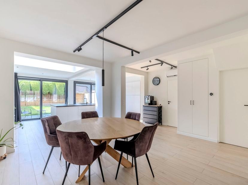 Huis te koop in Veldekensstraat 9,
                    2300 Turnhout