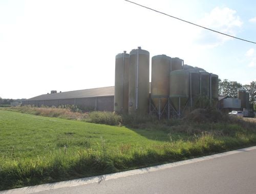                             Bedrijfsgebouw te koop in Weelde
