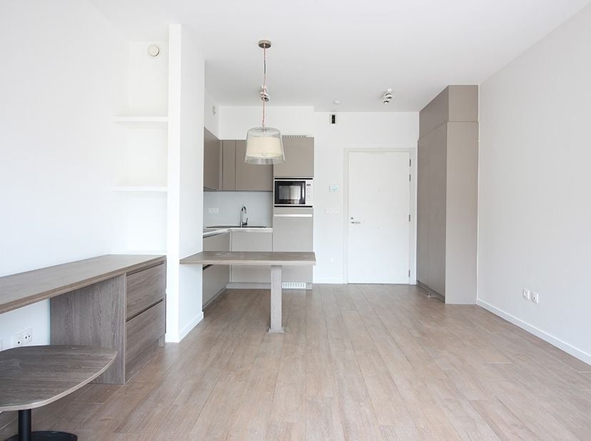 Contacteer David voor een bezoek: 0470 76 90 21.<br />
<br />
Mooi appartement met één slaapkamer van 65 m² in residentie Zilverhof te Diegem (Machele