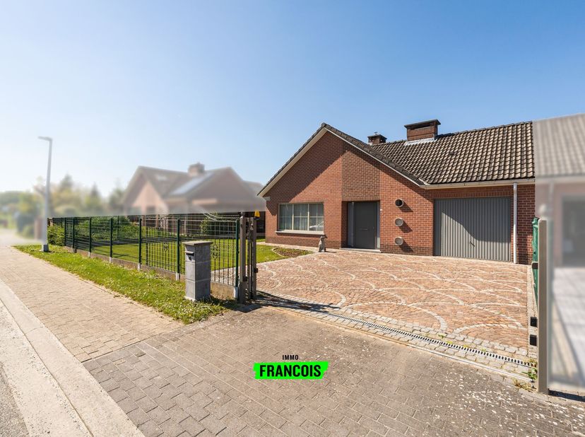 Perfect onderhouden halfopen bungalow met uitbreidingsmogelijkheden in Kerksken (Haaltert). In Kerksken (Haaltert), in een rustige en kindvriendelijke