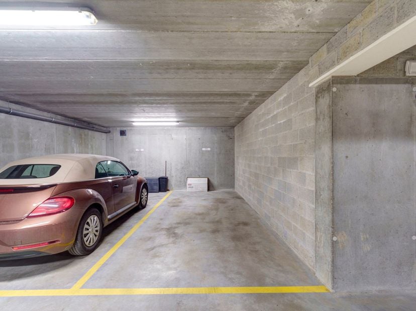Garage à vendre
                    à 2800 Mechelen