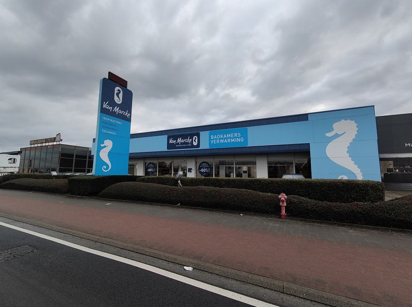 Bien professionnel à louer
                    à 2630 Aartselaar