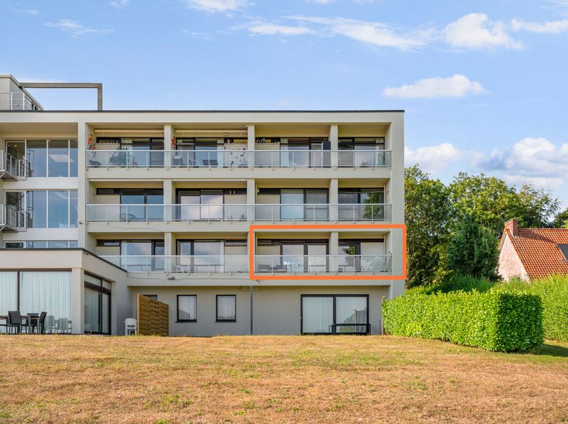 Dit gerenoveerd appartement op de flank van de Rodeberg wordt u te koop aangeboden.<br />
Het appartement bevindt zich op de eerste verdieping en is i