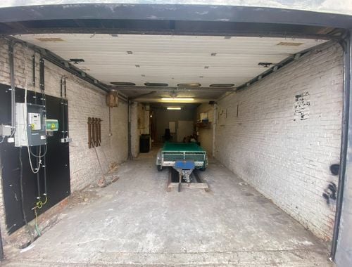                                         Garage te huur in Hoboken, € 400

