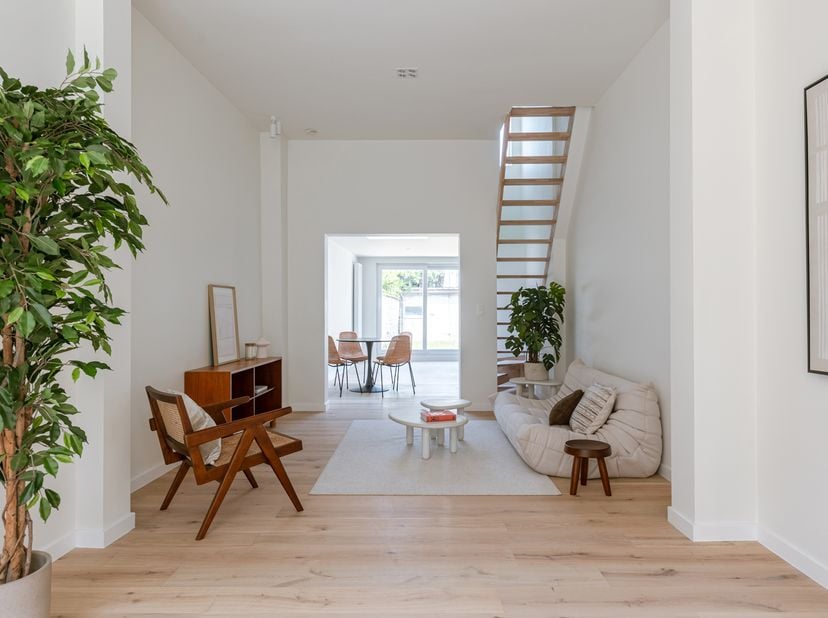 Maison familiale spacieuse avec 4 chambres et jardin à Gentbrugge<br />
Cette maison spacieuse et lumineuse est située au Kerkstraat 182 à Gentbrugge,