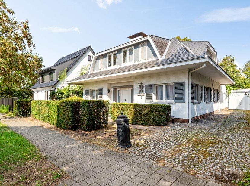 Maison à vendre à Ingenieur Haesaertslaan 71,
                    2650 Edegem