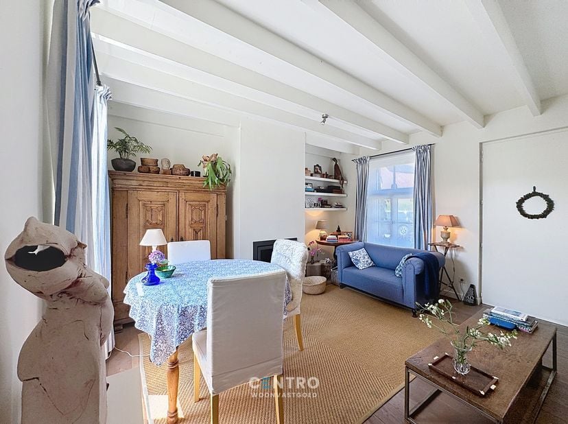 Charmant gerenoveerde woning met 3 slaapkamers, 3 badkamers en ZUIDgerichte tuin in het hart van Lissewege!<br />
<br />
Welkom in deze sfeervol geren