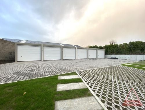                                         Garage te huur in Zonnebeke, € 85

