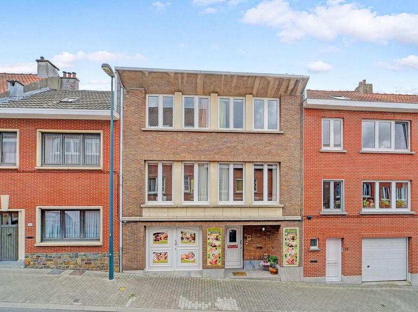 [[ DIT PAND NEEMT DEEL AAN DE ERA OPEN HUIZEN DAG OP 13/6 VAN 11:00 TOT 12:00 ]]Te koop: instapklare woning in het centrum van Tervuren, op wandelafst