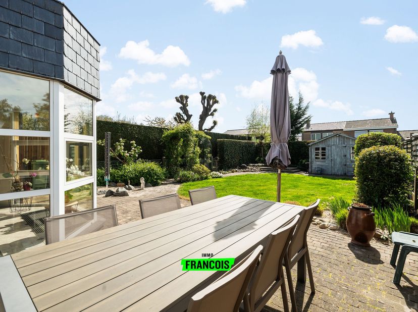 Deze woning is verkocht op onze eerste bezoekdag, de compromis hiervan is in opmaak.<br />
Blijf je graag op de hoogte van gelijkaardige woning of ben