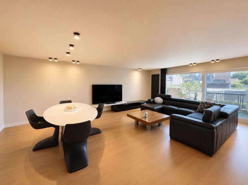 Wie droomt van een appartement waar ruimte, comfort en kwaliteit perfect samenkomen, zal zich hier onmiddellijk thuis voelen.<br />
Welkom in dit uitz