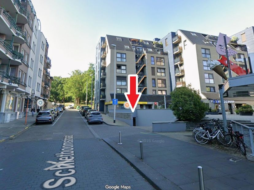 Garage te koop in Kapelstraat 18,
                    3600 Genk