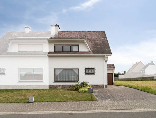                                         Maison à vendre à Ruien, € 180.000
