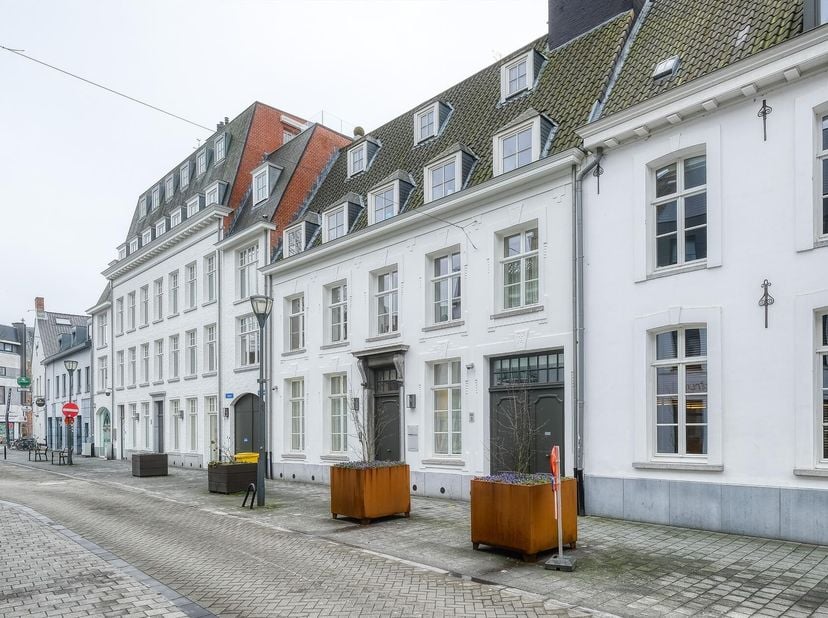 Bien professionnel à louer
                    à 2300 Turnhout