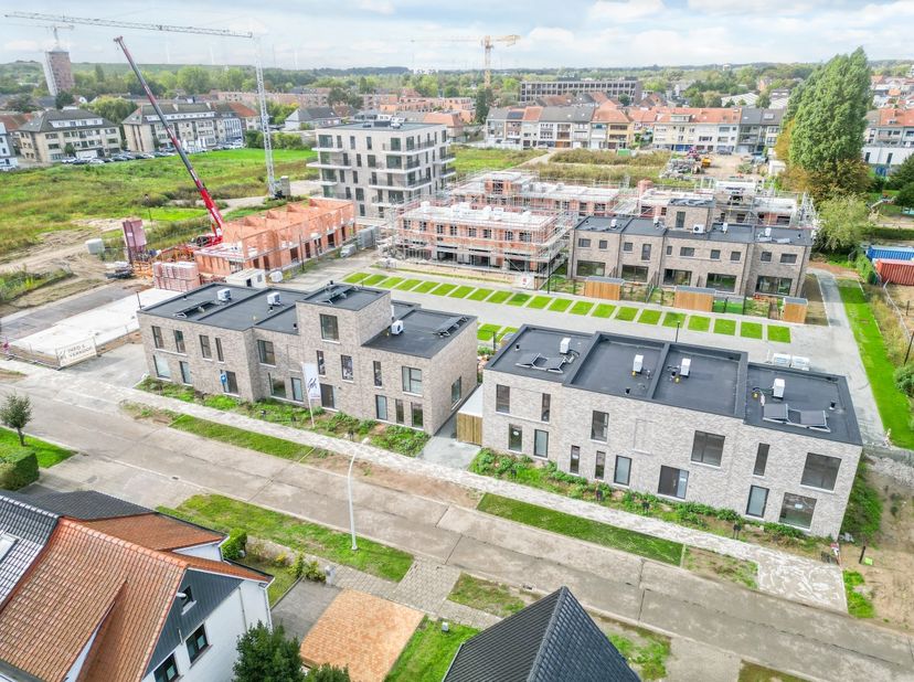 Huis te koop in Burgemeester Camille Leynlaan 18,
                    9060 Zelzate