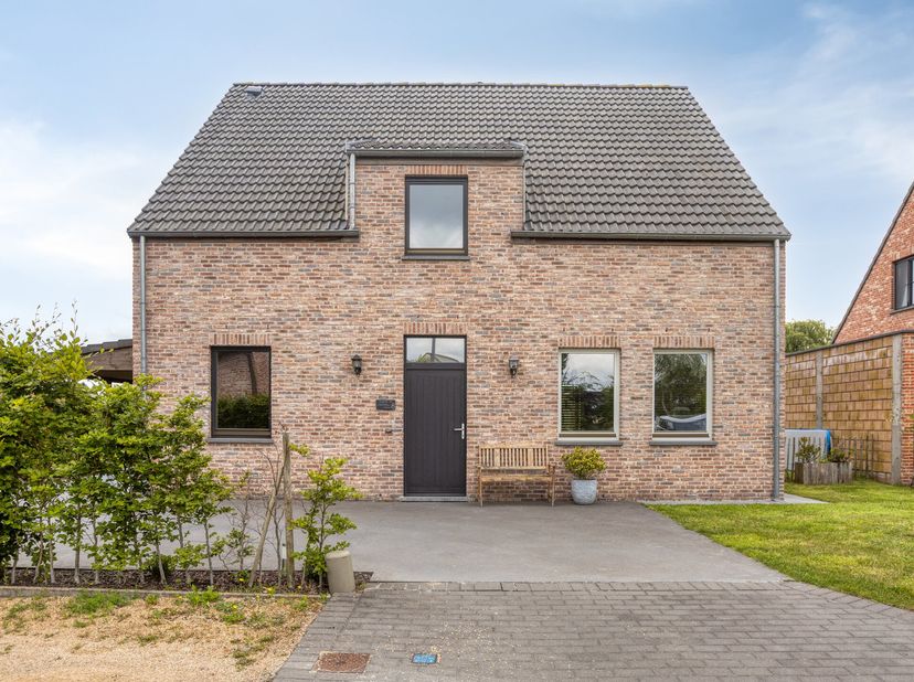 Huis te koop in Ploegstraat 8,
                    8020 Oostkamp