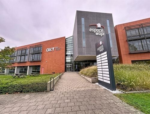                                         Bureaux à louer à Kain, € 700
