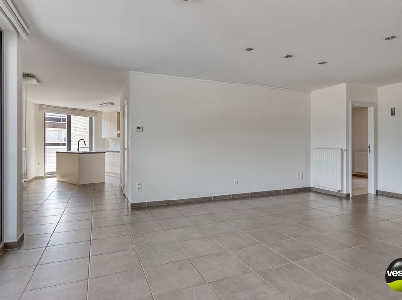 Instapklaar appartement met 2 slaapkamers en royale terrassen te Hoeselt<br />
<br />
Op zoek naar een ruim en lichtrijk appartement in het hartje van
