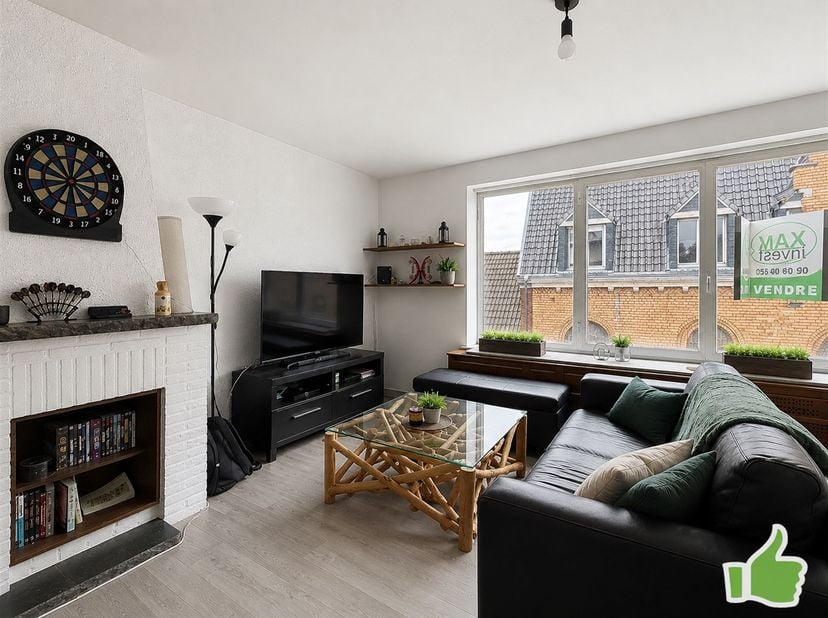 Appartement de 78 m2 avec deux chambres en plein centre ville de Mouscron, situé au 3ième étage d'une résidence avec ascenseur. <br />
Offrant 2 cham