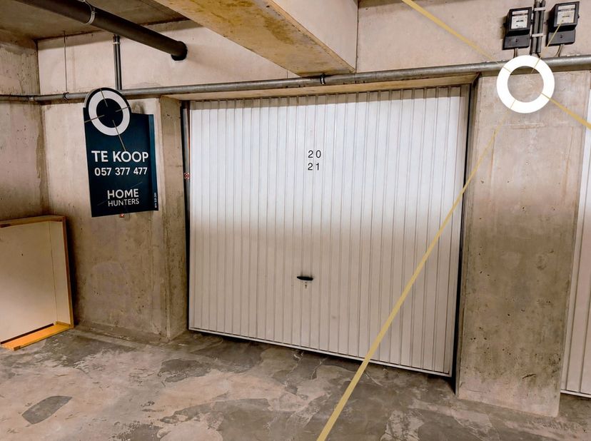Ruime ondergrondse garagebox te koop op toplocatie in Residentie Proostdij – Kortemark<br />
<br />
Op zoek naar een veilige en praktische parkeer- of