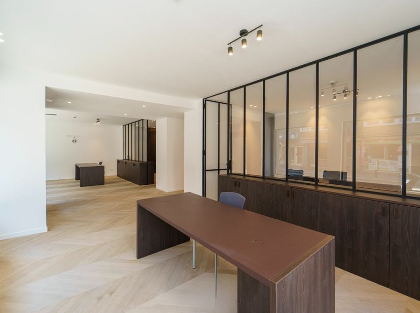 Bien professionnel à louer à Sint-Jacobsnieuwstraat 32,
                    9000 Gent