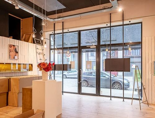                                         Commerce à louer à Antwerpen, € 2.750

