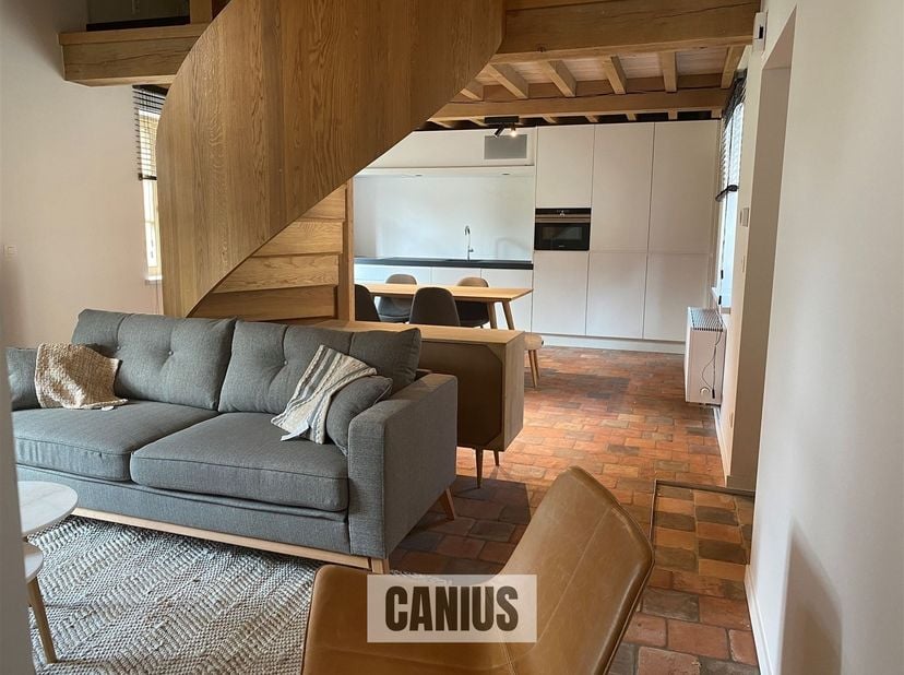GERESTAUREERDE BEGIJNHOFWONING TE SINT-TRUIDEN<br />
<br />
Aan de stadsrand van Sint-Truiden, treffen wij op het Begijnhof deze unieke woning aan g