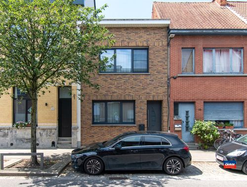                                         Maison à vendre à Hoboken, € 360.000
