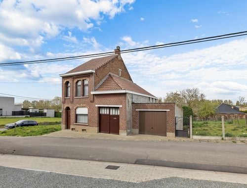                                         Woning te koop in Denderhoutem, € 299.000
