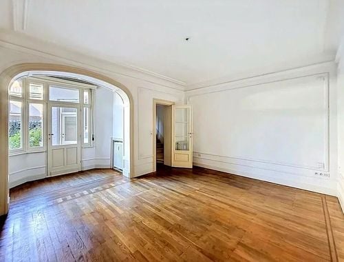                                         Appartement à louer à Ixelles, € 1.750
