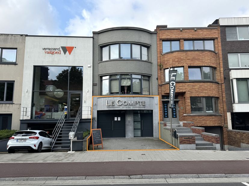 Bien professionnel à louer
                    à 9300 Aalst