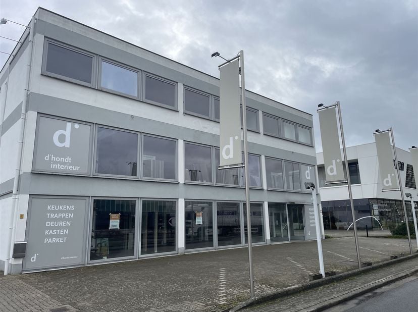 Bien professionnel à louer
                    à 3500 Hasselt