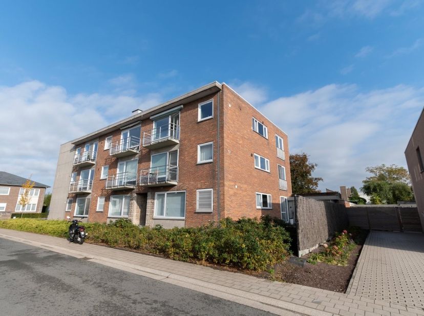 RESIDENTIEEL &amp;amp; RUSTIG GELEGEN hoekappartement (92 m²) op de 1ste verdieping met rijkelijke lichtinval geeft u onmiddellijk een warm gevoel van thu