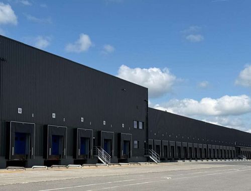                                         Bedrijfsgebouw te huur in Nivelles, € 33.253
