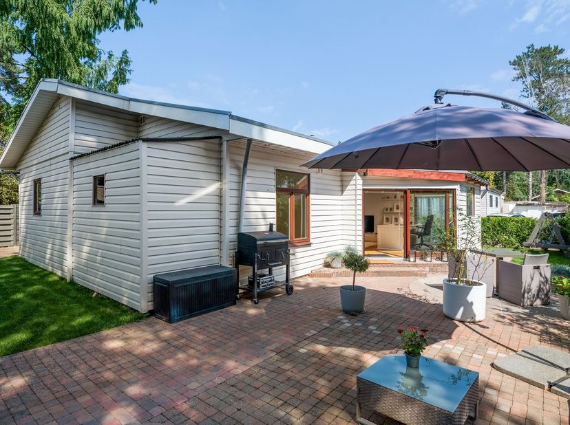 Lichtrijke bungalow met 2 slaapkamers<br />
<br />
Let op: Voor de aankoop dient u minimaal 40% + bijkomende kosten aan eigen inbreng te hebben aang