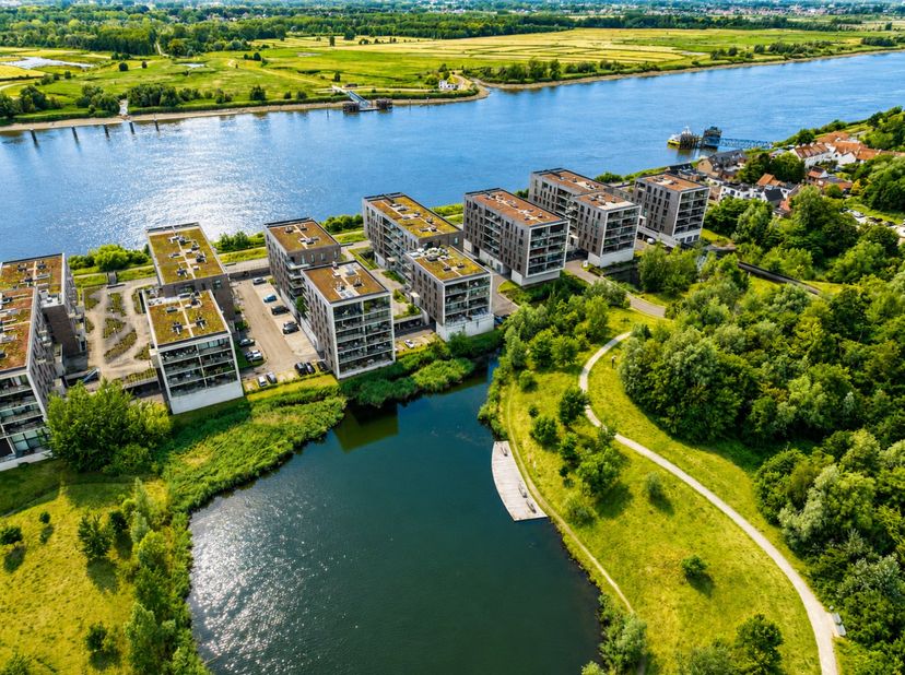 Dans un immeuble très récent sur les rives de l'Escaut se trouve cet appartement exceptionnellement spacieux et prêt à emménager. Grâce à la proximité