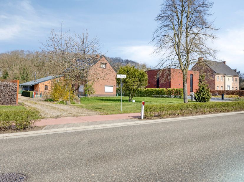 Grond te koop in Sprinkelestraat 89,
                    3690 Zutendaal